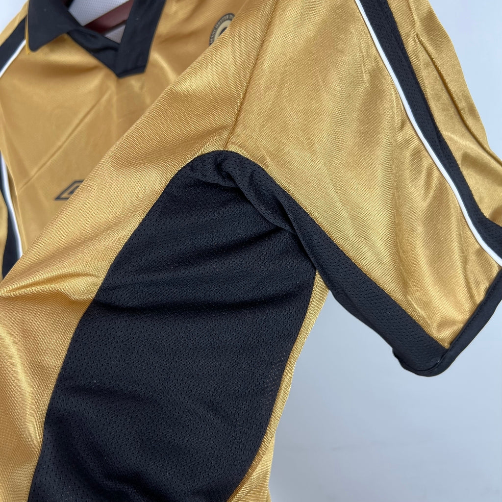 Camisa Manchester United 01/02 Modelo Retrô 100 Anos Masculina- Braca e preta, Dourada e Preta Dupla Face | Futmantos
